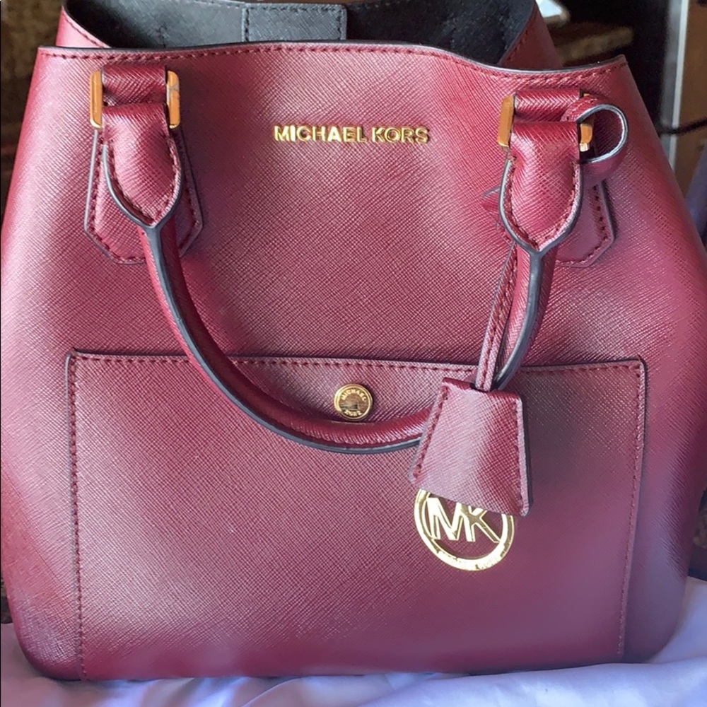 Authentic Michael Kors bag never used and dust bag